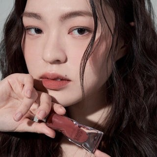 OBJET LIQUID 003 STRANGER - Lip Tint Cu Textura Usoara Cu Finish Mat Si Blurat - skinseen.ro
