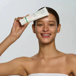 SUNDAY MORNING REFRESHING CLEANSING FOAM - Gel Spumant Pentru Curatare Profunda Si Hidratare - skinseen.ro